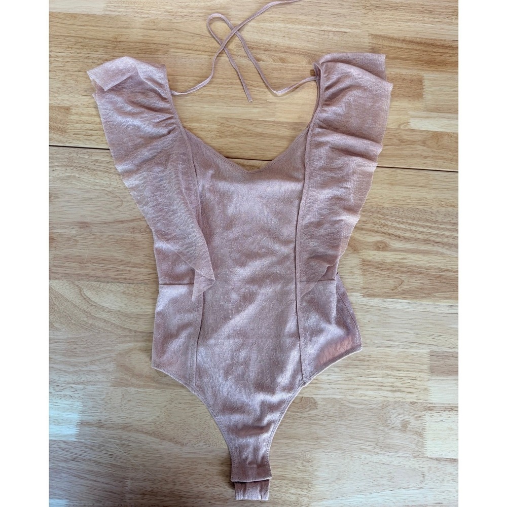 BCBGMAXAZRIA Bare Pink Lace Ruffle Bodysuit V-Neck Thong Coquette Going Out S